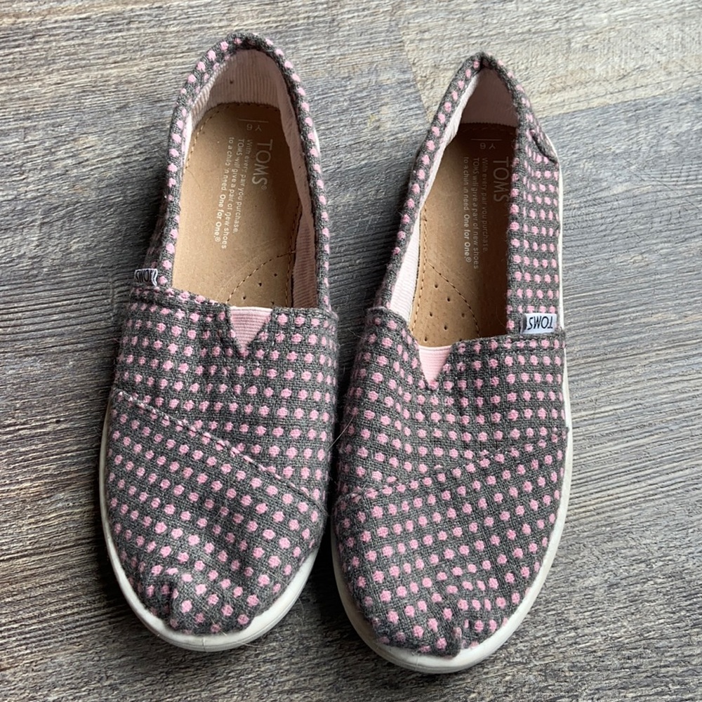 Pink and grey size 6 youth TOMS!!